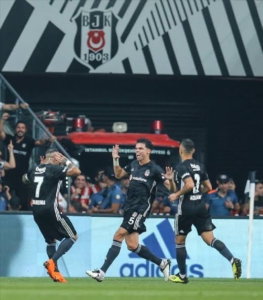 KS TARAFTAR anketini başlatıyorum. Sizce ipi göğüsleyen takım kim olacak?