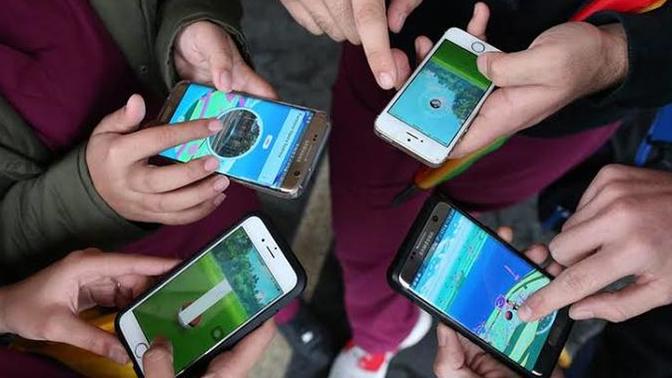 Mobil oyun oynarken yatarak mı oynarsınız yoksa oturarak mı?