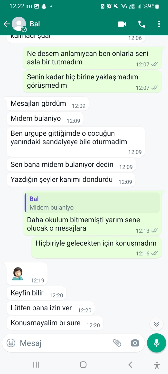 Kızlar, Sizce ilişkimizi bitirmek mi istiyor acill?