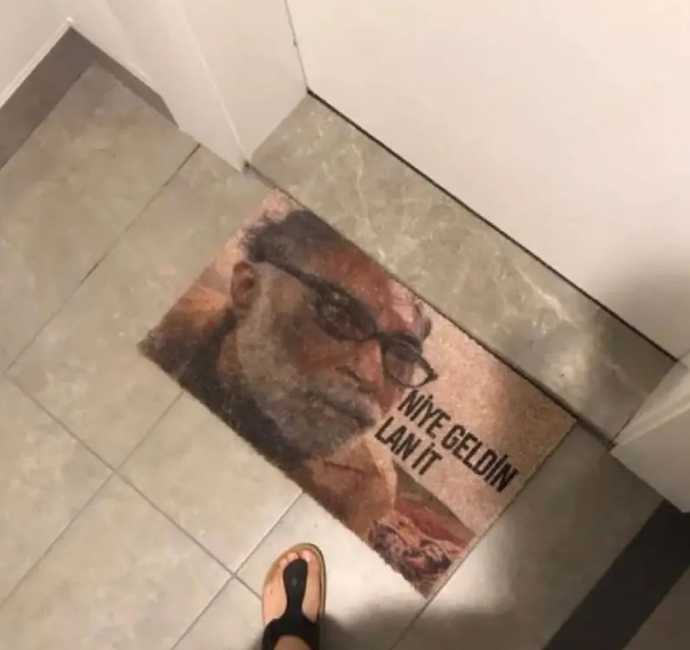 Misafirliğe gittiğiniz evin paspası böyle olsaydı ne yapardınız :D?