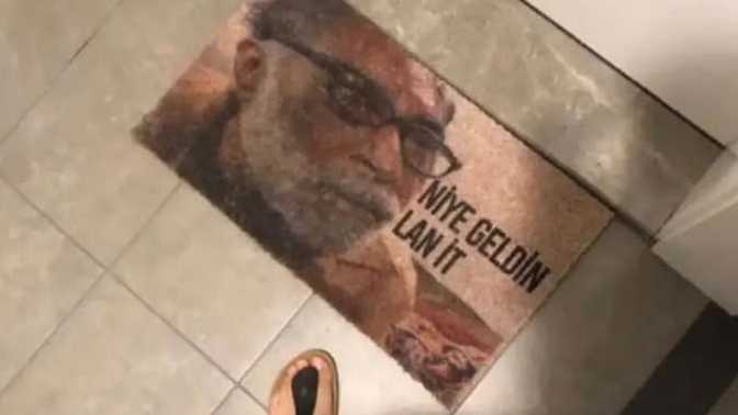 Misafirliğe gittiğiniz evin paspası böyle olsaydı ne yapardınız :D?