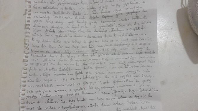 5 yîldır platonik olan sevdigim kizi 3 yîl aranın ardından tekrardan gördüm ve aklımdan hiç çıkmıyor, ona bu yazıyı verip bitircem?