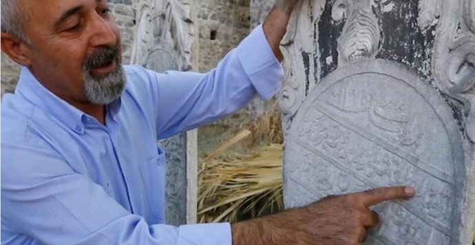 Mezarına 13 yıl boyunca bamya yediğini yazdırdı! Sen olsaydın mezarına ne yazdırırdın?