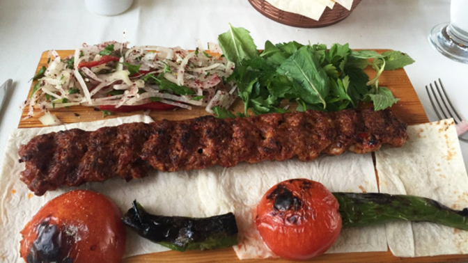 İlk buluşmada yemek tercihiniz ne oluyor?