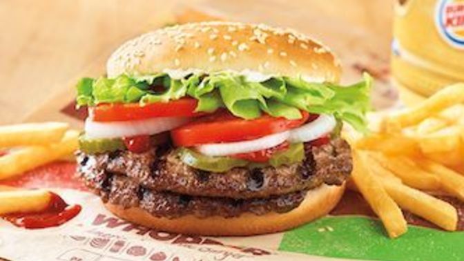 Sevdiğiniz fast food zinciri hijyen kurallarına dikkat etmese bile ordan yemek yemeye devam eder misiniz? Neden?