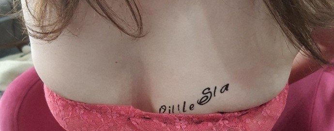 Göğüste dövme seksi durur mu?