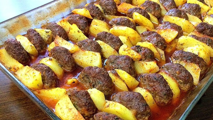 Dışarda mı yoksa evde mi yemek yemeyi seversiniz?