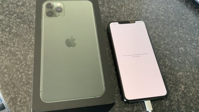 Sevgilim hediye olarak iPhone almış, sizce kendisine iade etmeli miyim?