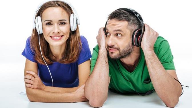 Müzik tutkunlarına kötü haber! Kablosuz kulaklıkla müzik dinlemek kanser sebebiymiş. Kablosuz kulaklık kullanıyor musunuz?