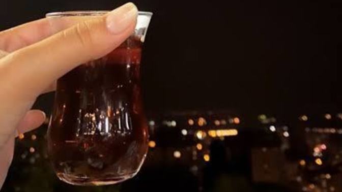 Çayımın ilk şekerini sen at dediğiniz biri var mı☕️?
