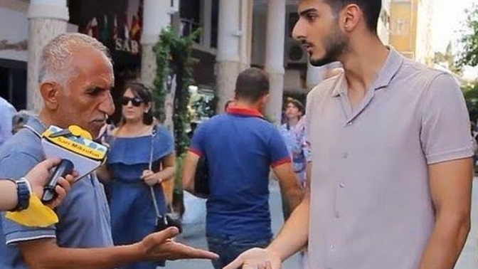 Tam birine ekonomiden yakındığın anda, telefonunu çıkar diyen bir amcayla karşılaşsan tepkin ne olurdu 😄?