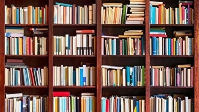 Kitaplığımda olması gereken roman harici bir kitap önerir misiniz?