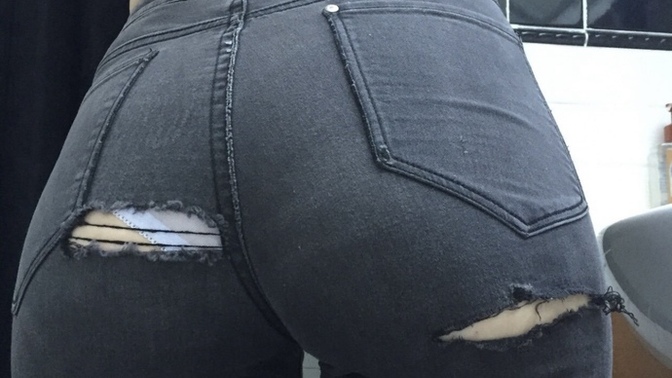 Bu tarz pantolon yırtıkları moda mı yoksa saçma mı?