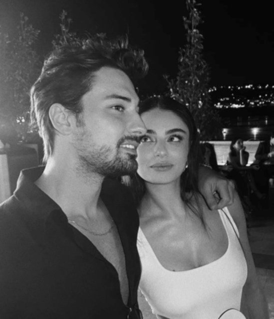 Bir aşk daha bitti! Ayça Ayşin Turan ve Alp Navruz birbirlerini takipten çıkmış. Sizce tekrar barışırlar mı?