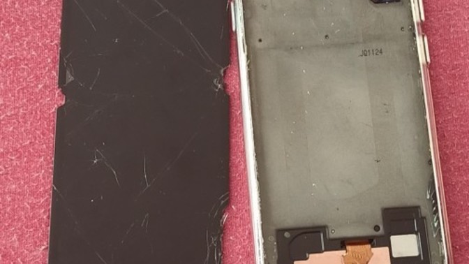 2018 a9 telefon ekranı kaça yapılır bu ekonomide?