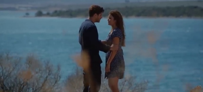 Hande Erçel'in oynadığı en iyi diziler nelerdir?