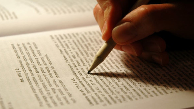 Kitap okurken hoşunuza giden yerlerin altını çizer misiniz?