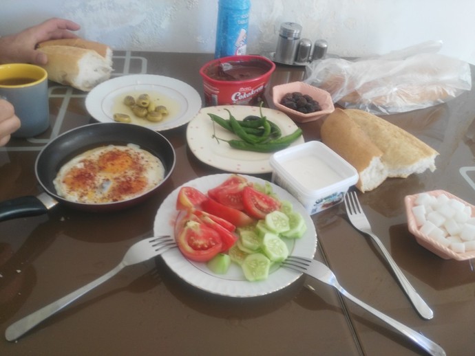 Aksam yemeğinde ne yediniz?