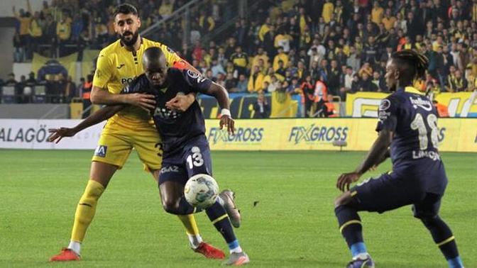 Ankaragücü 0 - Fenerbahçe 3... Sarı lacivertliler şampiyonluk yarışında  Ankara 'dan 3 puanla dönüyor! Maçı nasıl buldunuz?