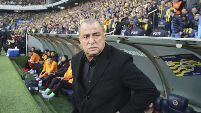 Fenerbahçe, Fatih Terim Galatasaray’dan ayrıldıktan sonraki her sezonda şampiyon oldu. Sizce bu sezonda şampiyon olabilirler mi?