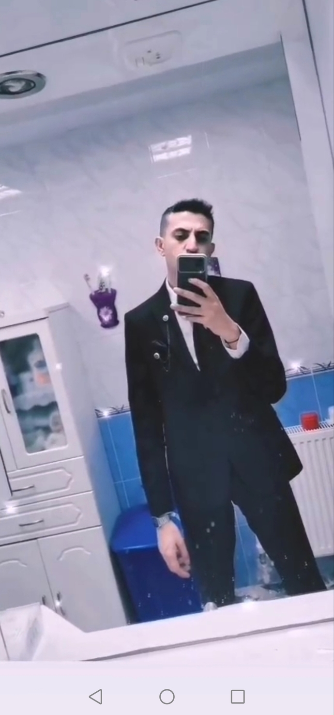 Takım elbise yakışmış mı?