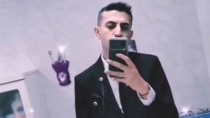 Takım elbise yakışmış mı?