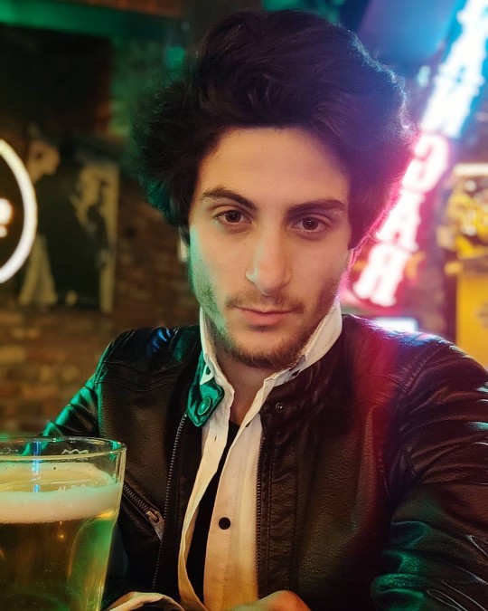 Sizce de bu tarz erkeklerde çok hoş değil mi?