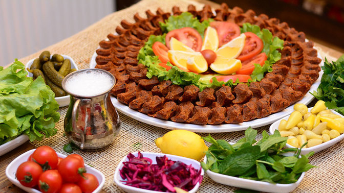 Çiğ köfteye burger sos yakışıyor mu?