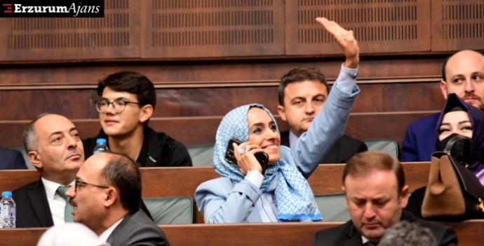 Sedat Pekerin hırsızlık ifsasindan sonra hâlâ mı ?