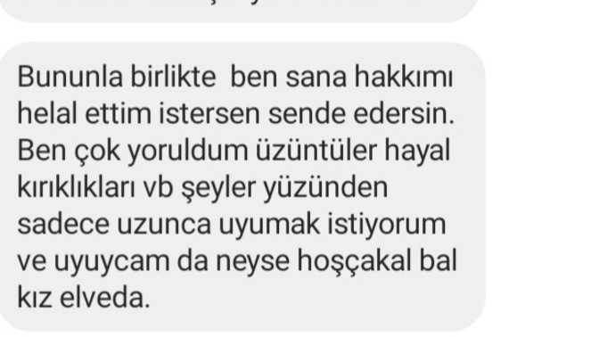 Ayrıldık üzerinden 2 hafta geçti bunları yazmış saçma değil mi?