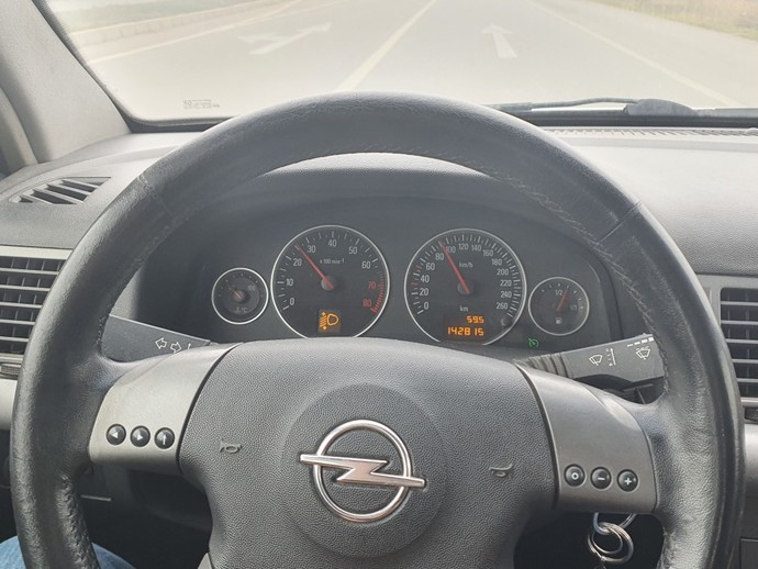 Seyahat sırasında dinlemeyi sevdiğiniz şarkılar neler?