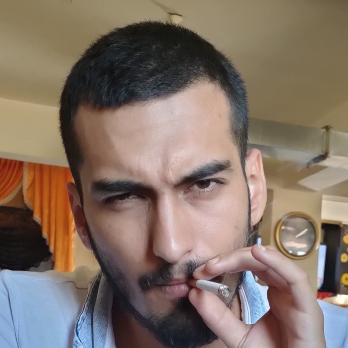 Kızlar, kısa saç mı uzun saç mı?