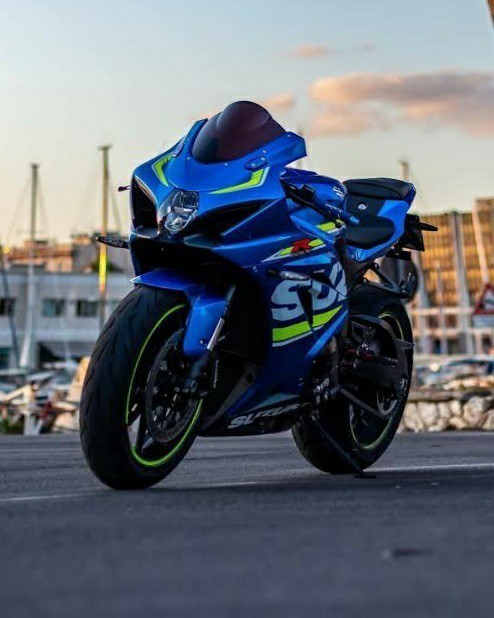 Motor ilemi gezmeyi istersin seversin araba ile mi?