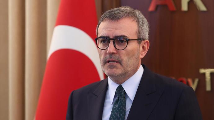 Mahir Ünal: Cumhuriyet bizim alfabemizi yok etmiştir. dedi! Aynı fikirde misiniz?