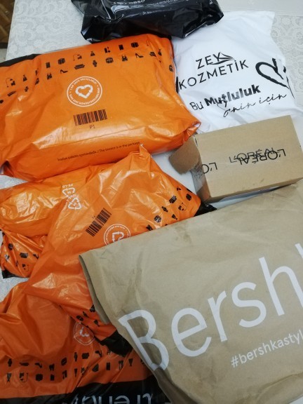 Gelen kargo paketlerini açmak heyecan verici mi sence?