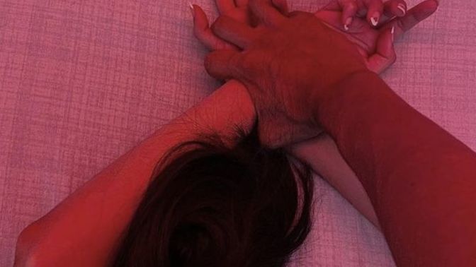 Kadınlar yatakta teslim olmayı mı daha çok sever baskın olmayı mı?