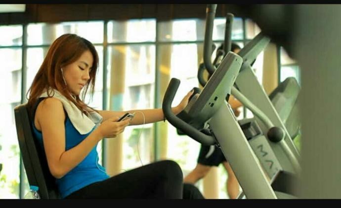 Spor yaparken müzik dinlemek performansı etkiler mi?