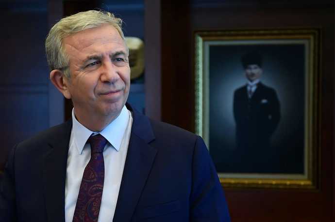 Mansur Yavaş, öğrencilere ücretsiz 4 çeşit yemek dağıtımına başlandığını duyurdu!  Ankarada öğrenci olmak ister miydiniz?