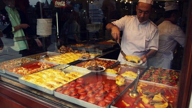 Esnaf lokantasında 165 TL'ye yemek yemek normal mi? Orta halli dostu esnaf lokantası fiyatları hakkında ne düşünüyorsunuz?
