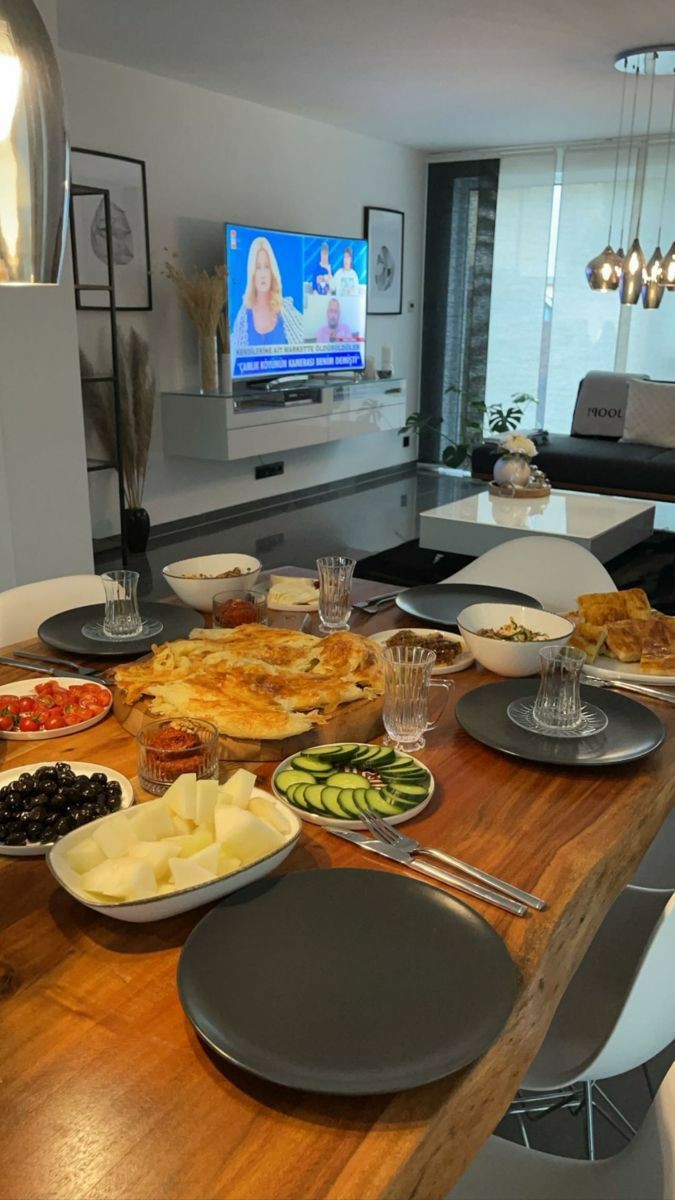 Yemek yerken neler izlersiniz?