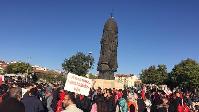 Konya'da LGBT'ye karşı yürüyüş yapıldı! LGBT'ye nasıl bakıyorsunuz?