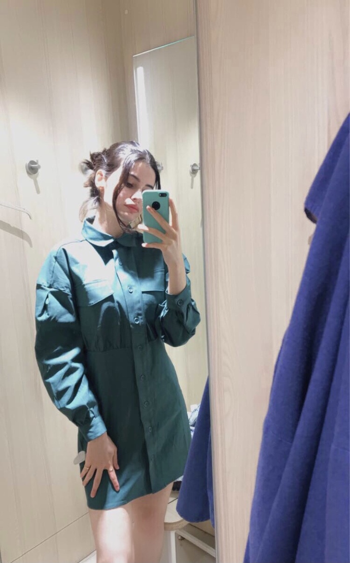 Bu elbiseyi almalı mıyım, bana yakışmış mı?