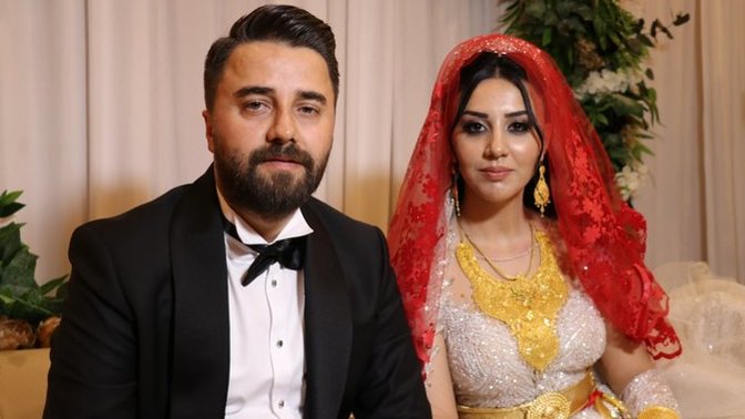 Van'daki aşiret düğününde gelin ve damada toplam 3 milyon 650 bin TL takıldı! Van'a nasıl gelin olabilirim :D?