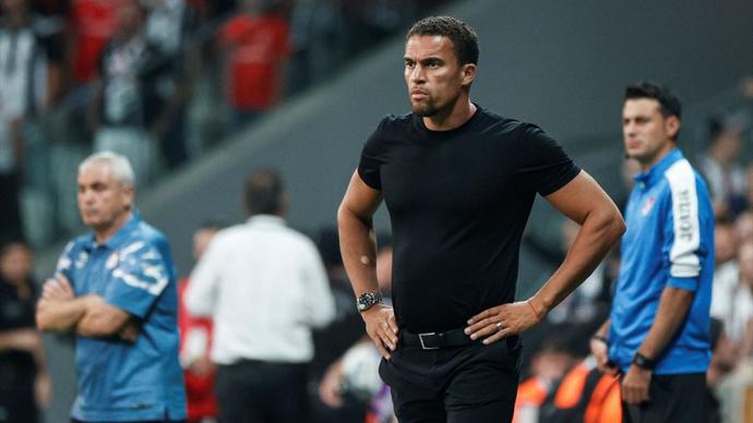 Valerienin hezimeti! Sizce Beşiktaş Valérien Ismaël ile yola devam etmeli mi?