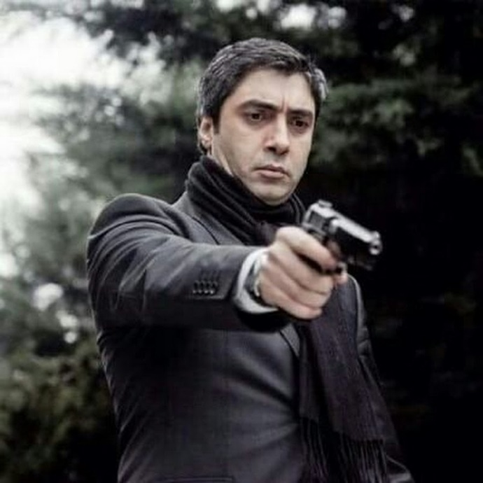 Sizce polat Alemdar (Necati Şaşmaz) mı daha iyi bir aktör yoksa Maraz ali (Mehmet Akif alakurt) mi?