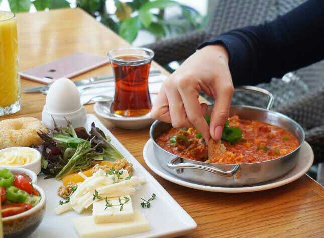 İlk buluşmada kahvaltıya gidilir mi?
