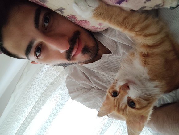 Sahibi ve evcil hayvanı birbirine benzermiş derler. Sen evcil hayvanınla benziyor musun?