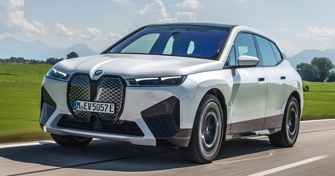 Bir manita mi? BMW mi? Mercedes-Benz mi tercih edersin?