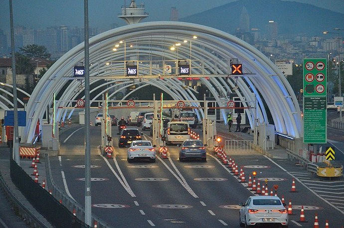 Avrasya tünelinin güncel geçiş fiyatı otomobil için 53 TL! Sırf trafikten kaçmak için değer mi?