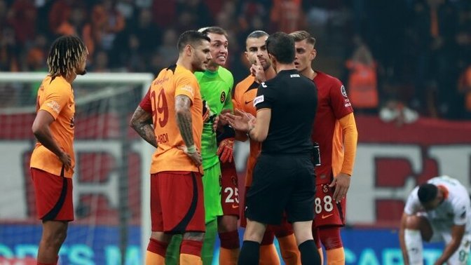 Galatasaray Kulübü ve 3 isim PFDK'ya sevk edildi. Bunu hak ettiler mi?